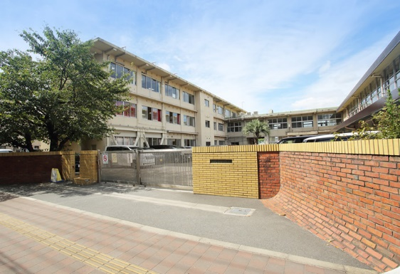 高槻市立大冠小学校